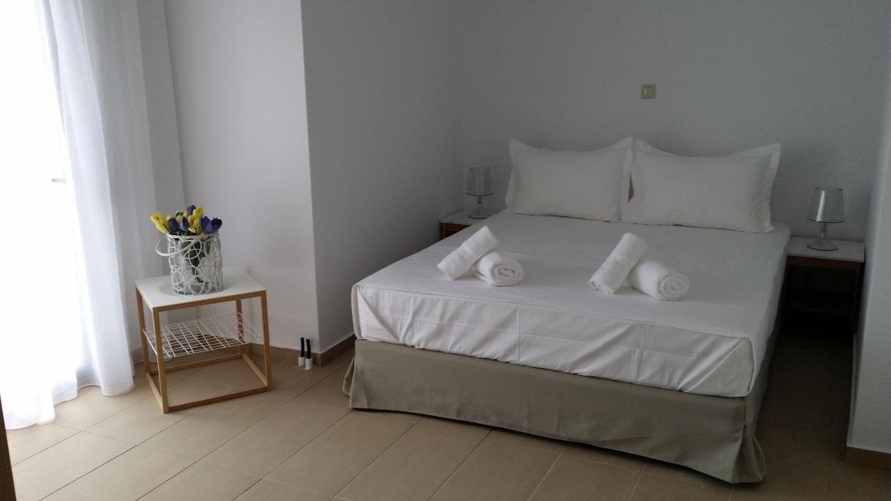 Niovi Boutique Apartments อาฟิโตส ภายนอก รูปภาพ
