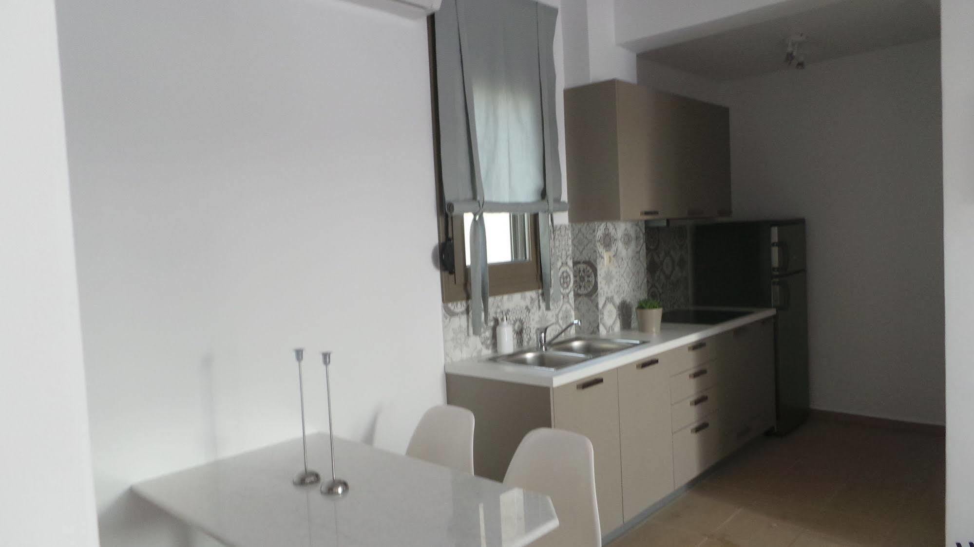 Niovi Boutique Apartments อาฟิโตส ภายนอก รูปภาพ