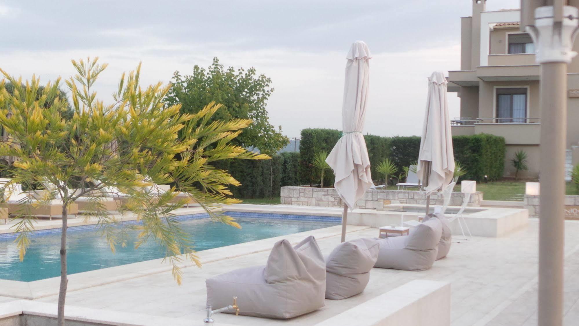 Niovi Boutique Apartments อาฟิโตส ภายนอก รูปภาพ