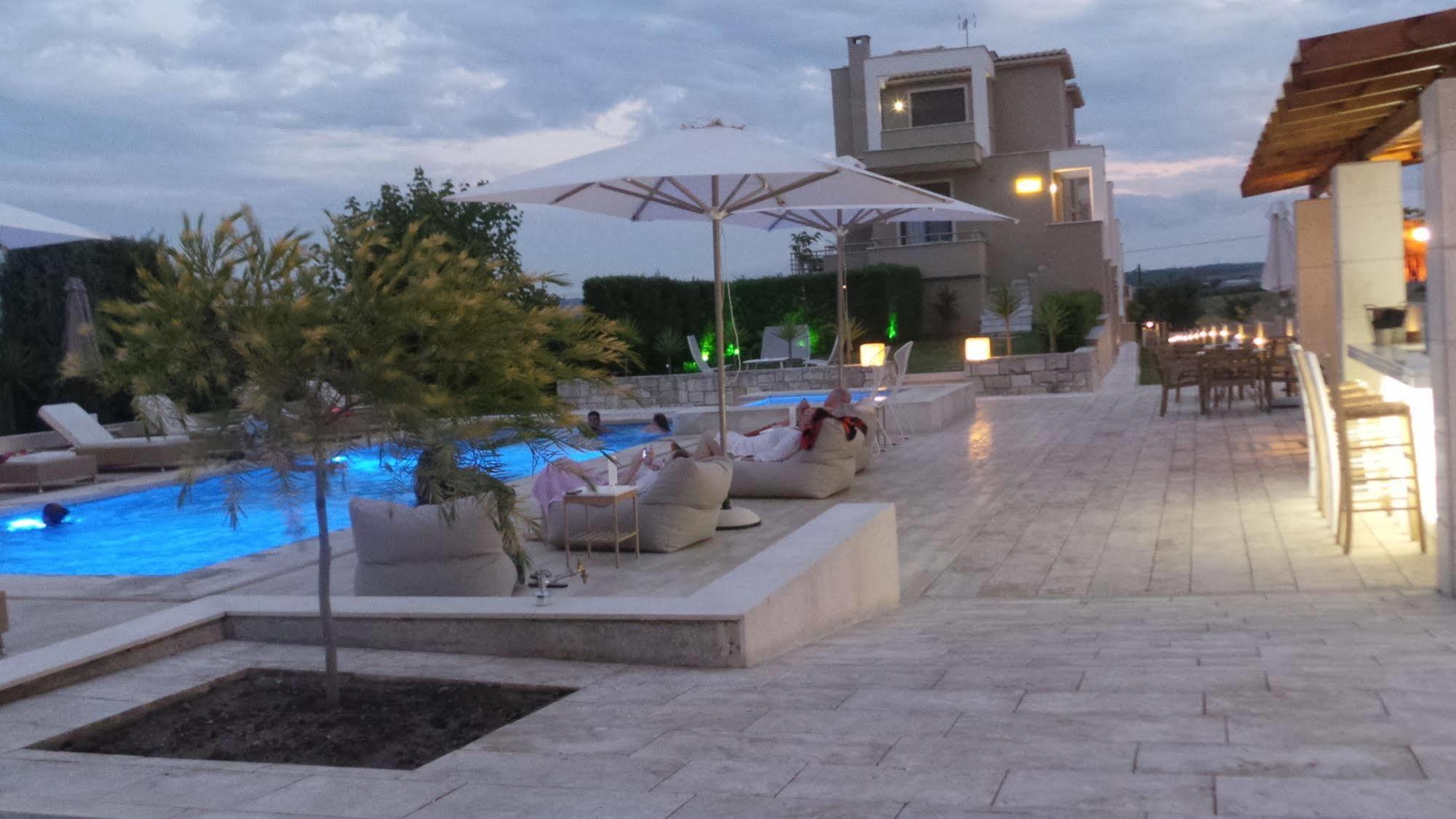 Niovi Boutique Apartments อาฟิโตส ภายนอก รูปภาพ