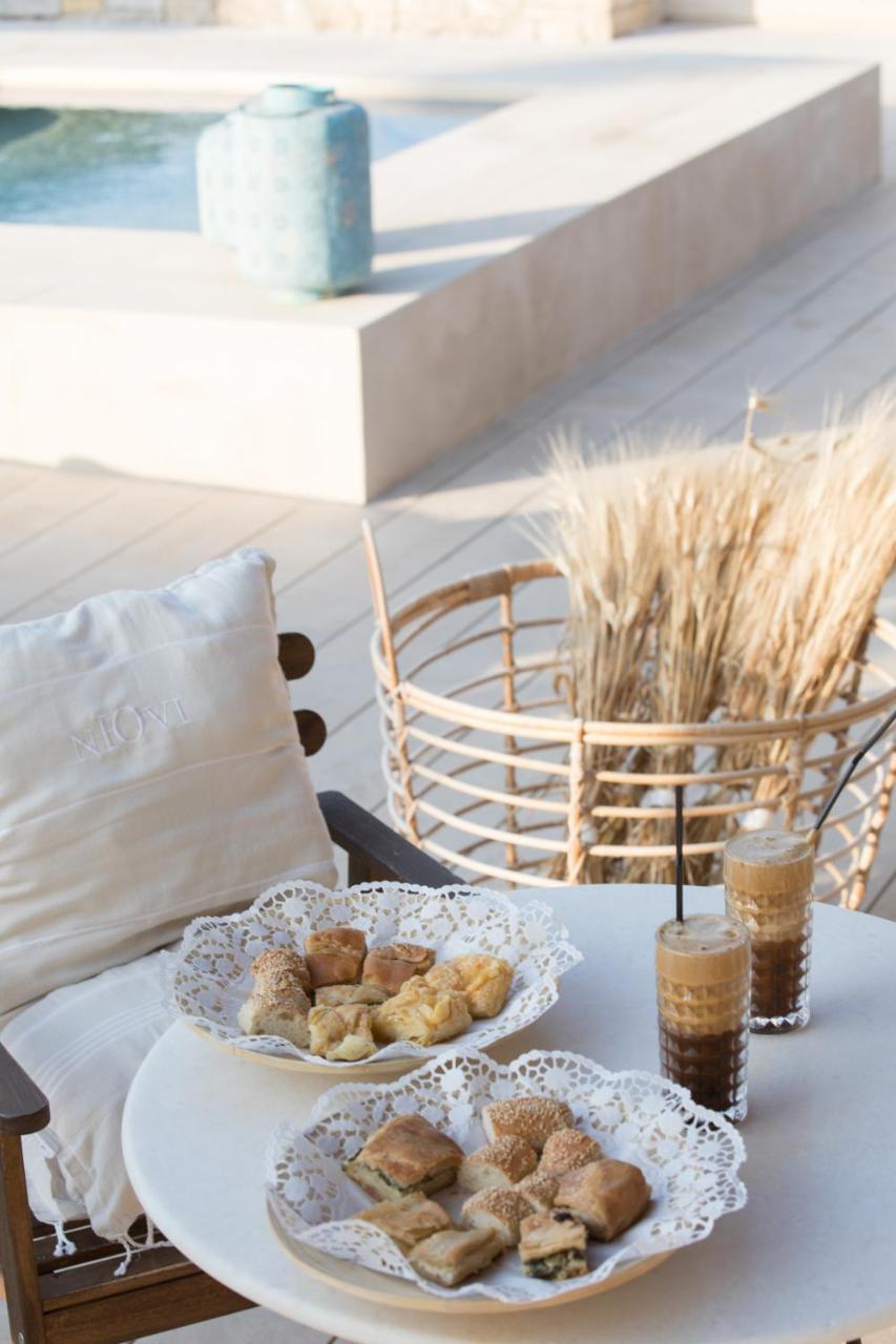 Niovi Boutique Apartments อาฟิโตส ภายนอก รูปภาพ