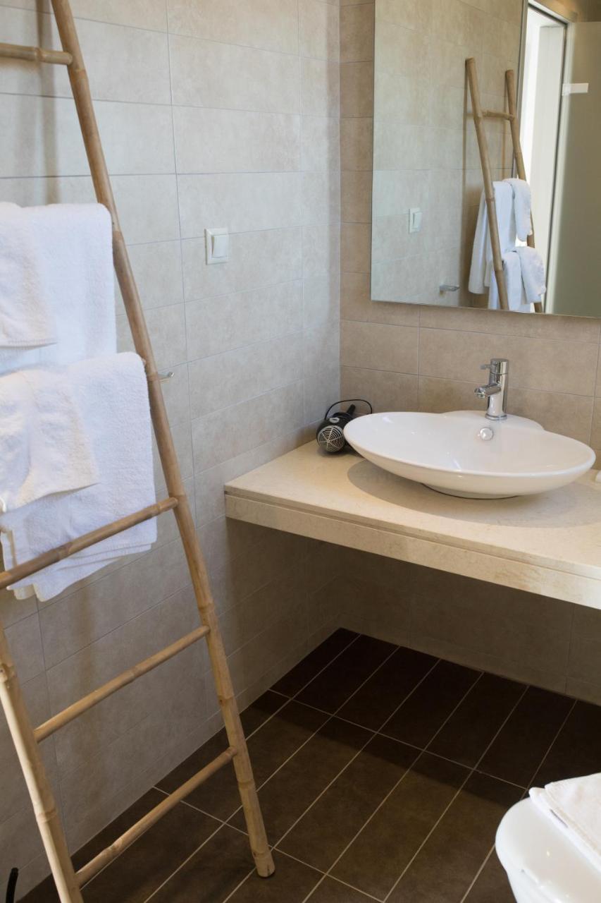 Niovi Boutique Apartments อาฟิโตส ภายนอก รูปภาพ