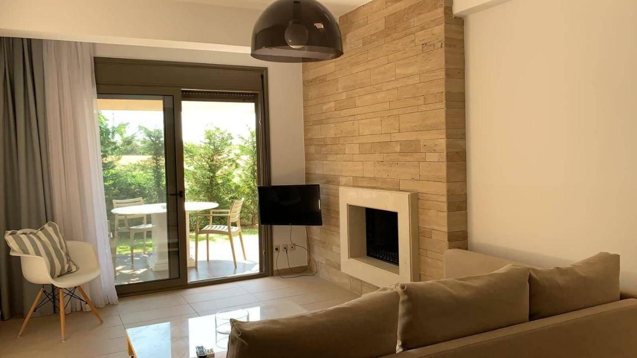 Niovi Boutique Apartments อาฟิโตส ภายนอก รูปภาพ